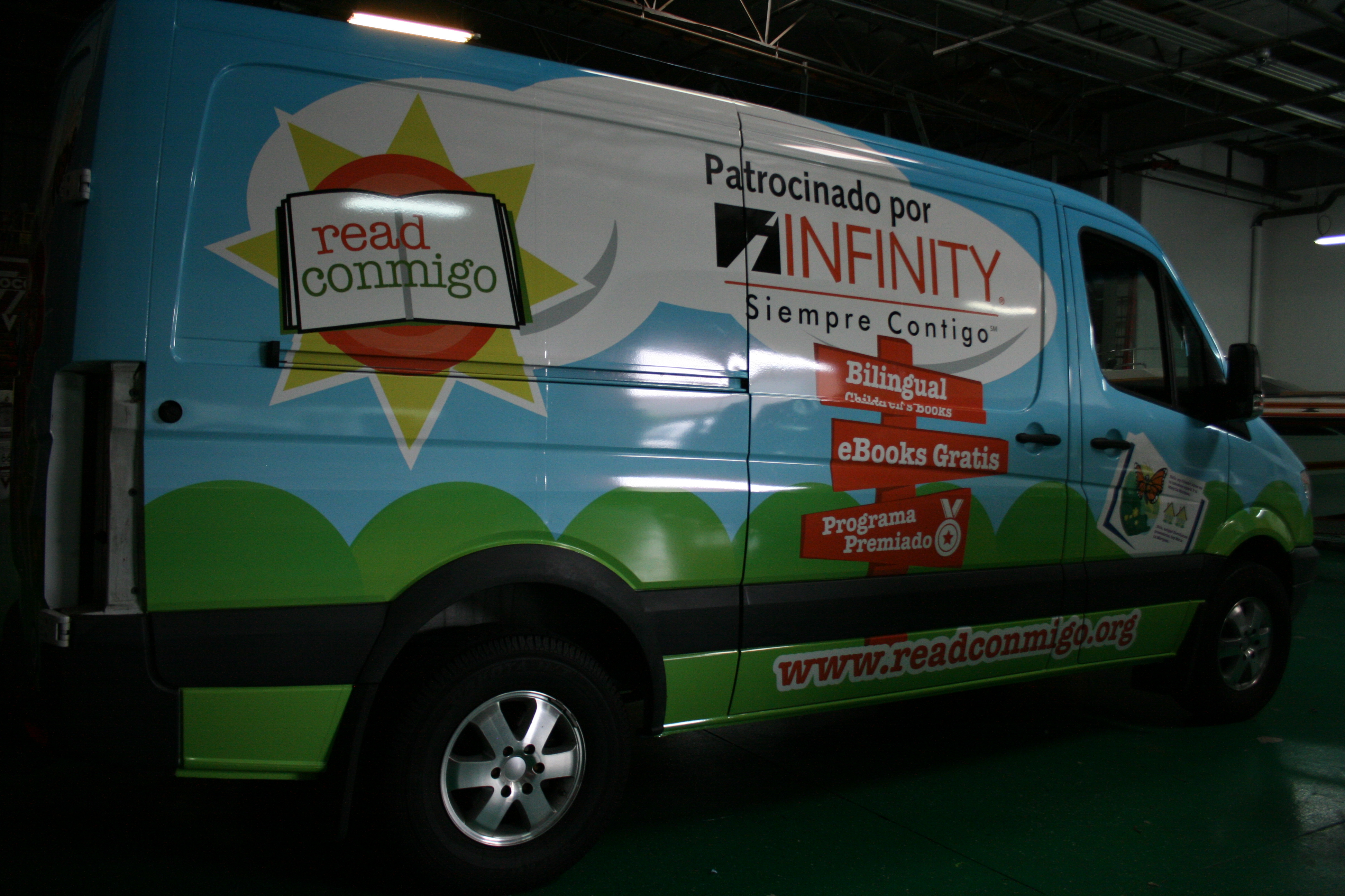 Readconmigo.com van wrap